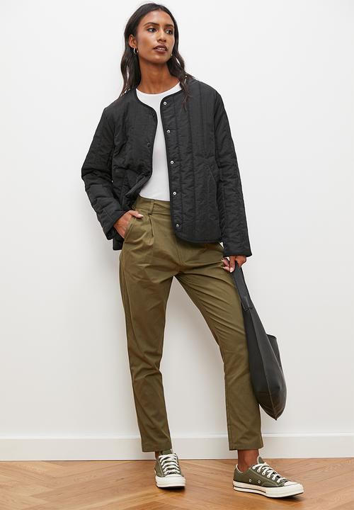 edit - Collarless puffer - black