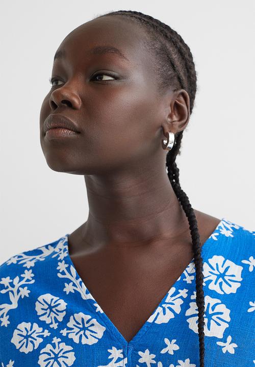 H&M - V-neck linen-blend dress - blue/multi