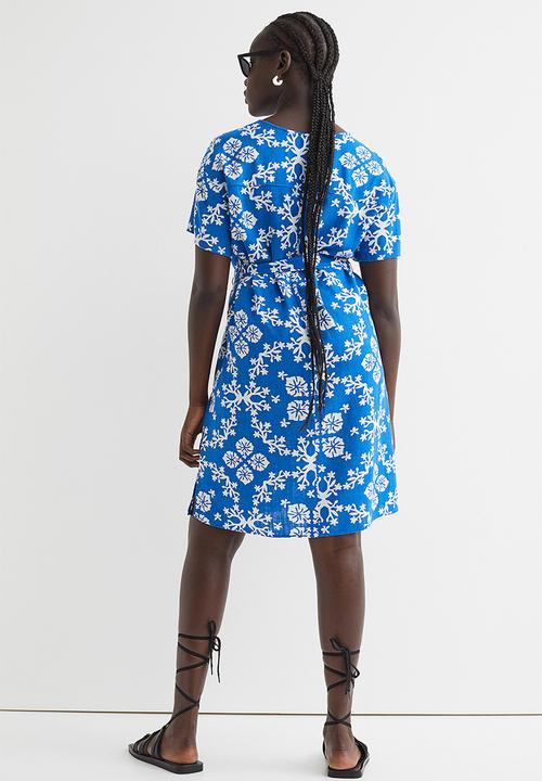 H&M - V-neck linen-blend dress - blue/multi