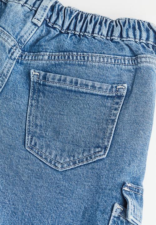 H&M - Comfort stretch wide fit cargo jeans - denim blue