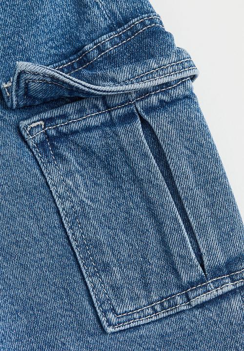 H&M - Comfort stretch wide fit cargo jeans - denim blue
