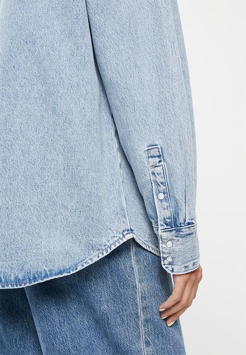 Levi’s® - Dylan oversized western - indigo destructed