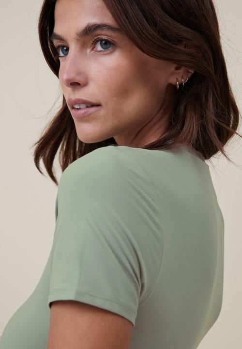 Cotton On -  Soft lounge short sleeve bodysuit - green jasper
