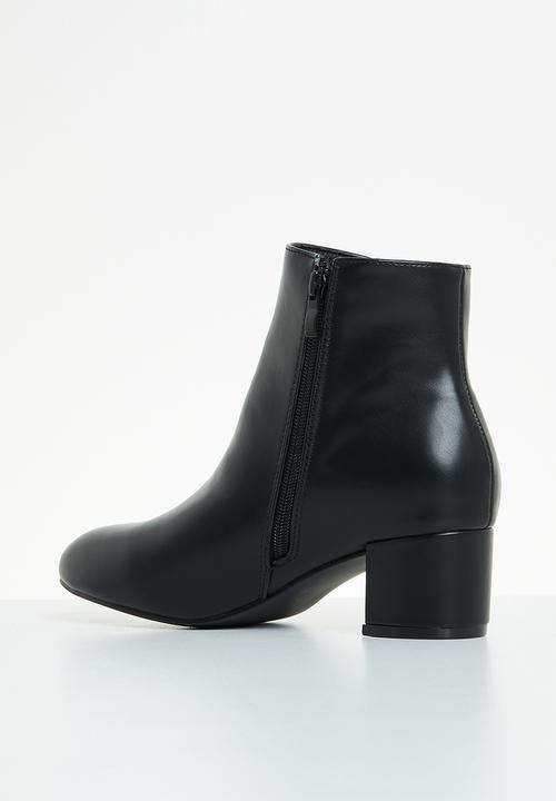 edit - Tippi ankle boot - black