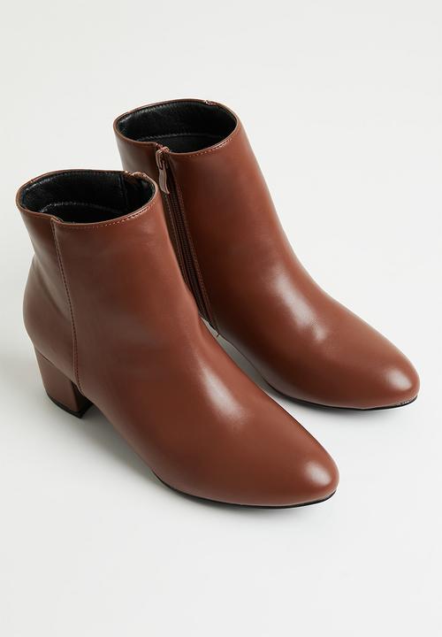 edit - Tippi ankle boot - brown