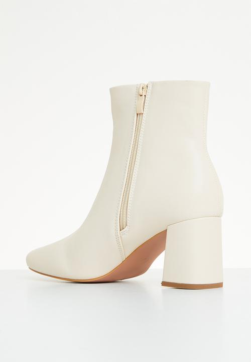 Superbalist - Nairobi ankle boot - ecru