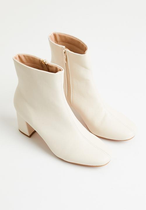 Superbalist - Nairobi ankle boot - ecru