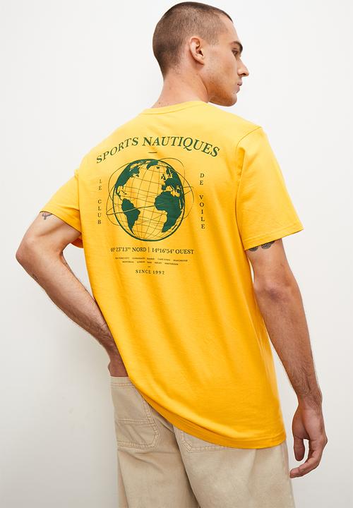 Superbalist - Graphic crew reg fit  neck tee - mustard
