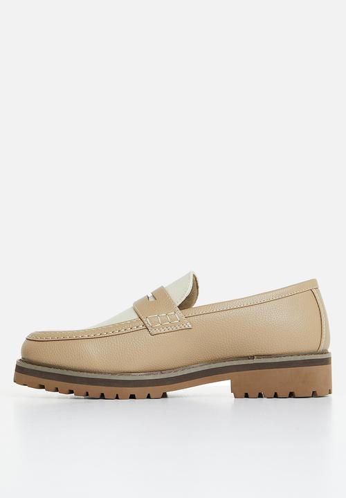 Jonathan D - J penny moc pebbled pu loafer - neutral