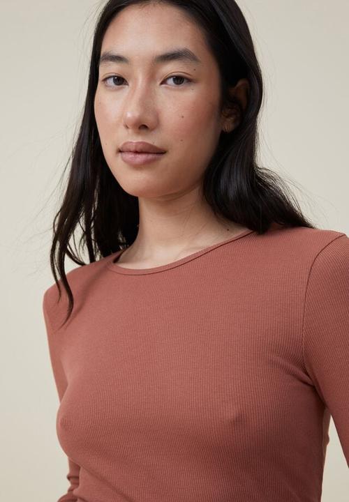 Cotton On - The one organic rib crew long sleeve top - clay brown