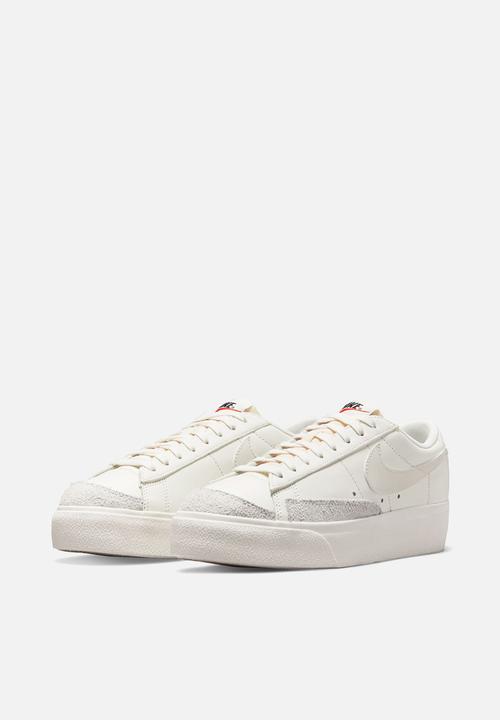Nike - Nike Blazer Low Platform