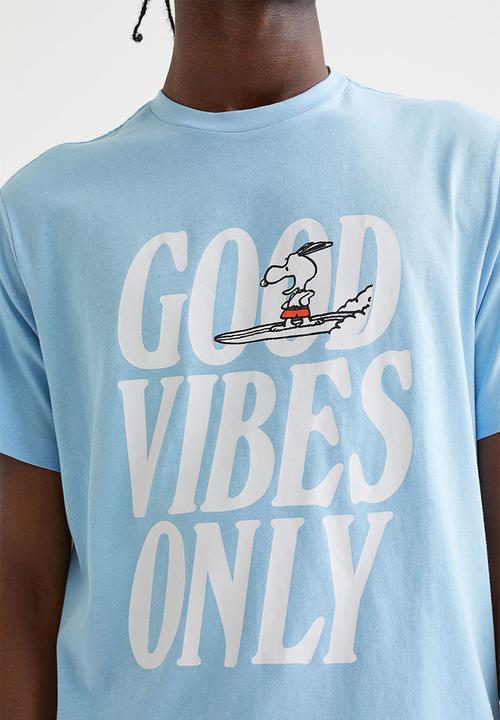 H&M - Regular fit T-shirt - light blue/snoopy