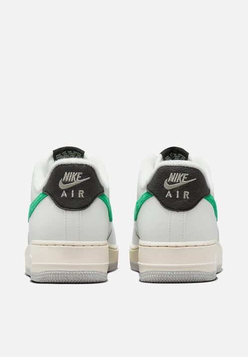 Nike - Air Force 1 '07