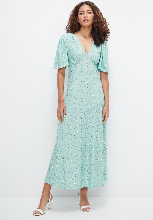 MILLA - Empire flutter sleeve maxi dress - blue ditsy