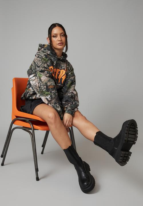 Factorie - Trophy graphic slouchy hoodie - forest/warped energy