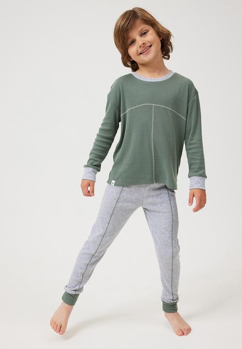 Cotton On - Beau long sleeve pyjama set - swag green/bolt