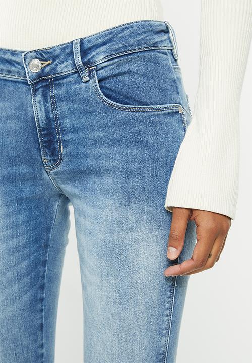 GUESS - New curve x fit - light wash