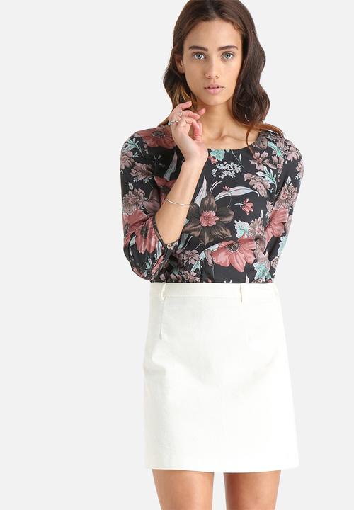Vero Moda - Silkey Flower 3/4 Top