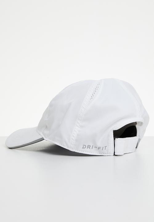 Nike - Nike Dry Fit - White