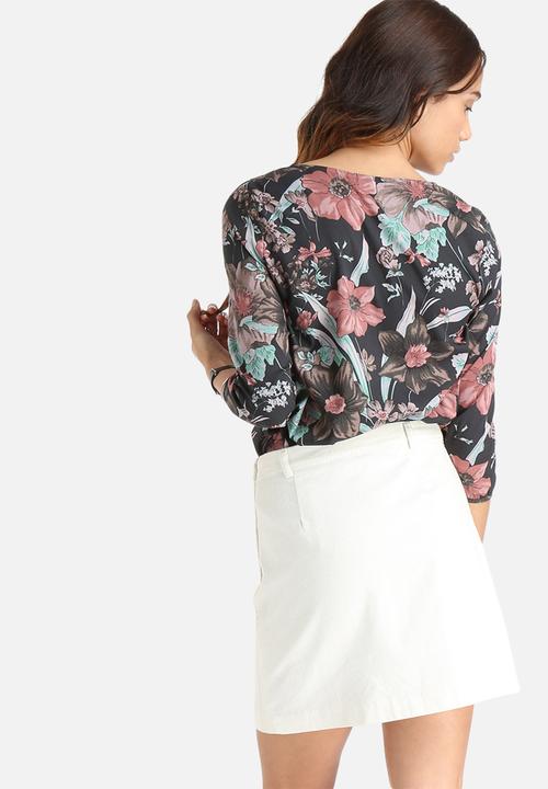 Vero Moda - Silkey Flower 3/4 Top