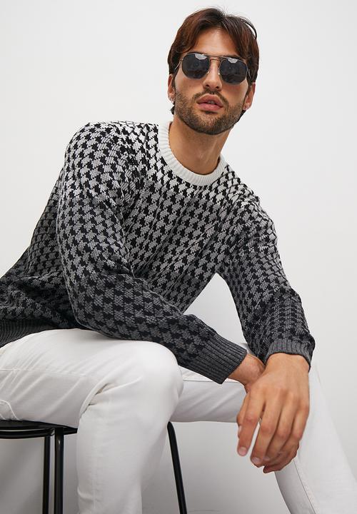 Superbalist - Regular fit houndstooth crew neck - multi