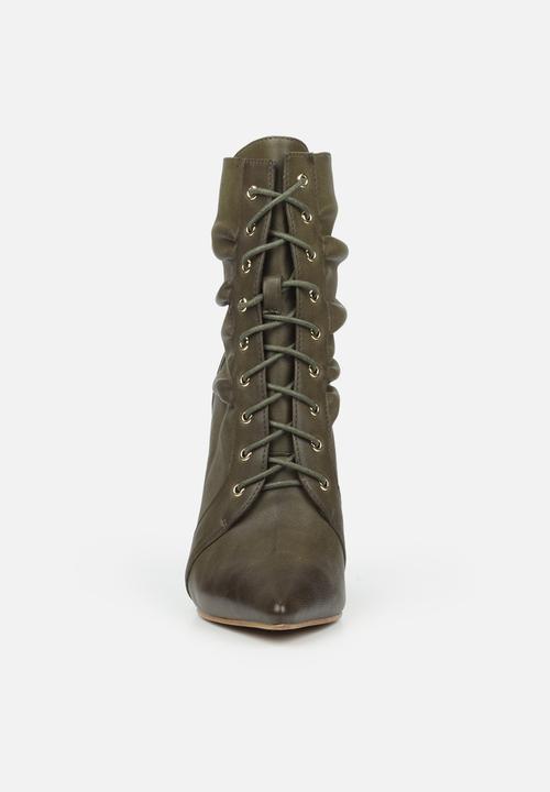 Miss Black - Boss 4 ankle boot - olive