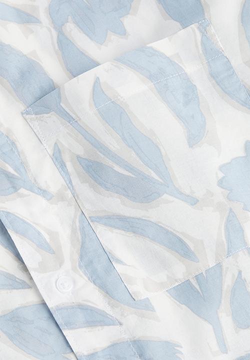 H&M - Cotton shirt regular fit - light blue/tulips