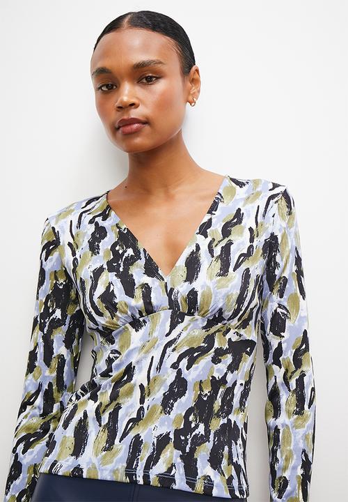edit - V-neck ruched tee - blue abstract