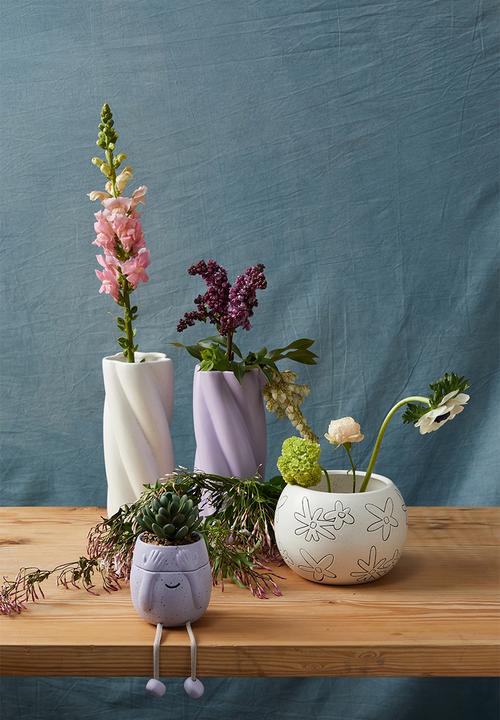 Typo - Mystic minded vase - pale lilac daisy twist 