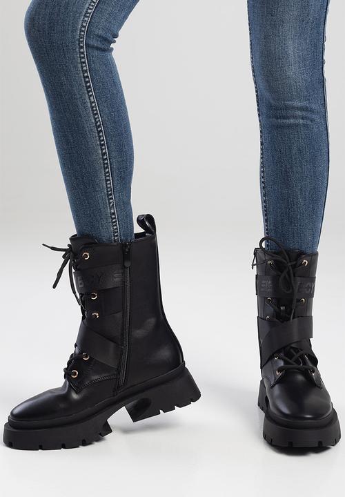 SISSY BOY - Slogan talk lace up combat boot - black
