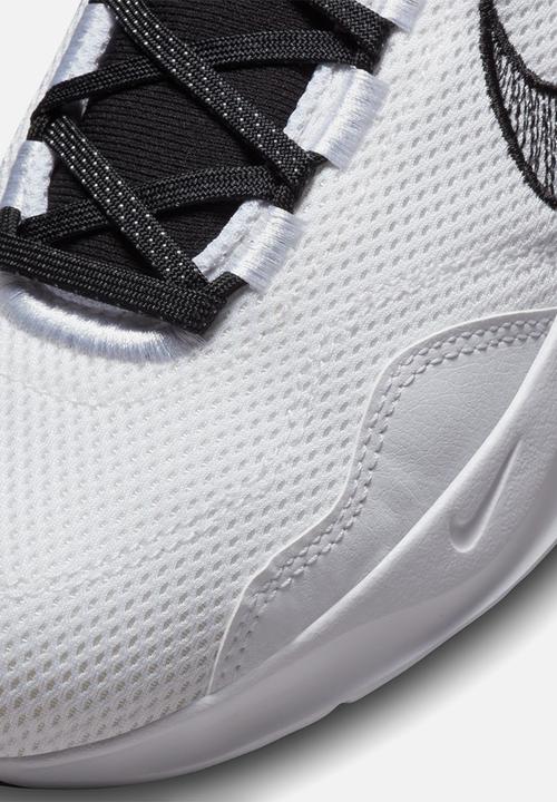 Nike - Legend Essential 3 Premium