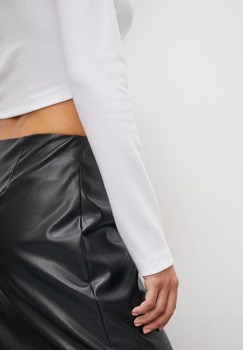 Blake - Asymmetrical hem tee - white