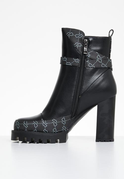 SISSY BOY - Toxic sb printed tread boot - black