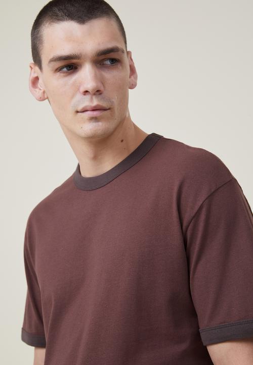 Cotton On - Loose fit ringer T-shirt - woodchip/dark brown