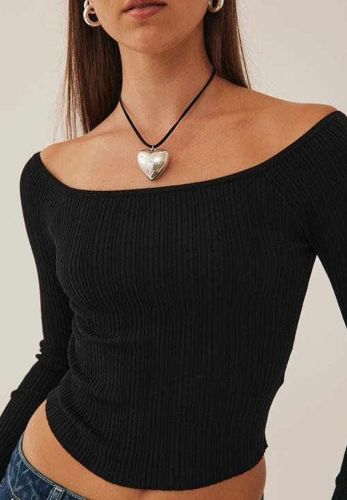 Supré  - Catherine off shoulder top - black