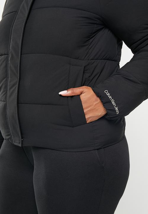 Calvin Klein - Plus mw non-down short puffer - ck black