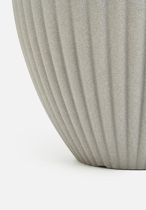 H&S - Silhouette planter - grey