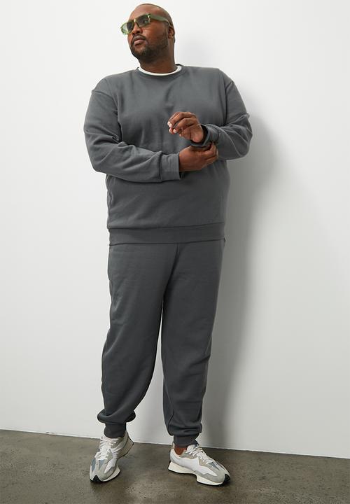 Superbalist - Plus basic brewer crew neck sweat - charcoal