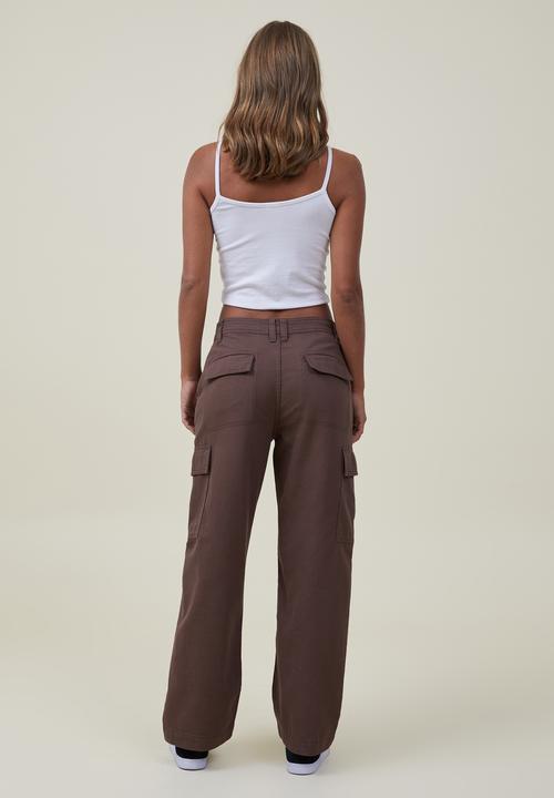 Cotton On - Bobbie cargo pant asia fit - rich brown