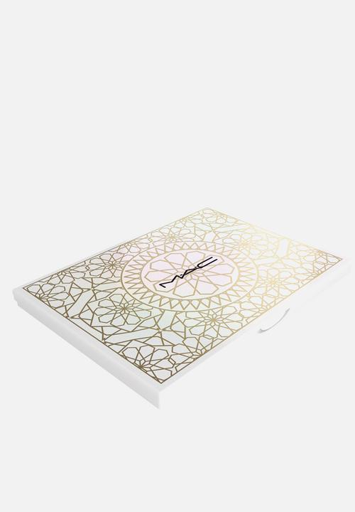 MAC - Pearlescence Collection Eyeshadow x12