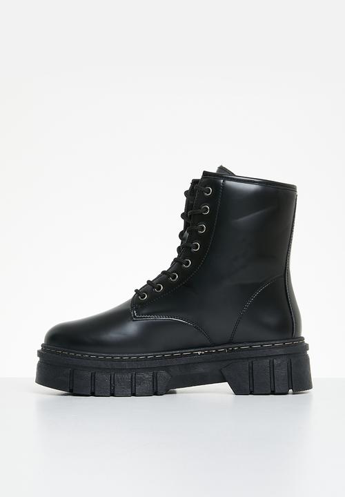 Madison® - Tina lace-up boot - black