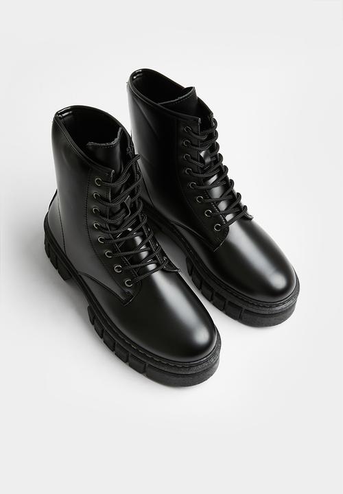 Madison® - Tina lace-up boot - black