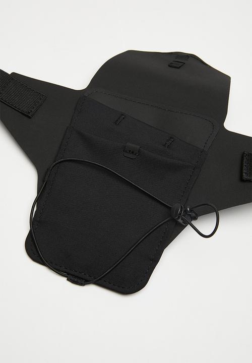 adidas Performance - Run pocket b - black