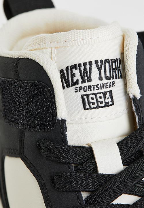 H&M - Hi-top trainers - black/white