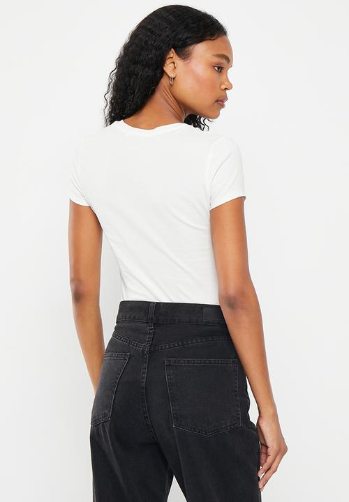 GUESS - Short sleeve cn fanny tee - cream white