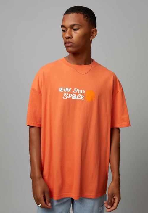 Cotton On - Oversized open gallery t-shirt - Orange, time & space 