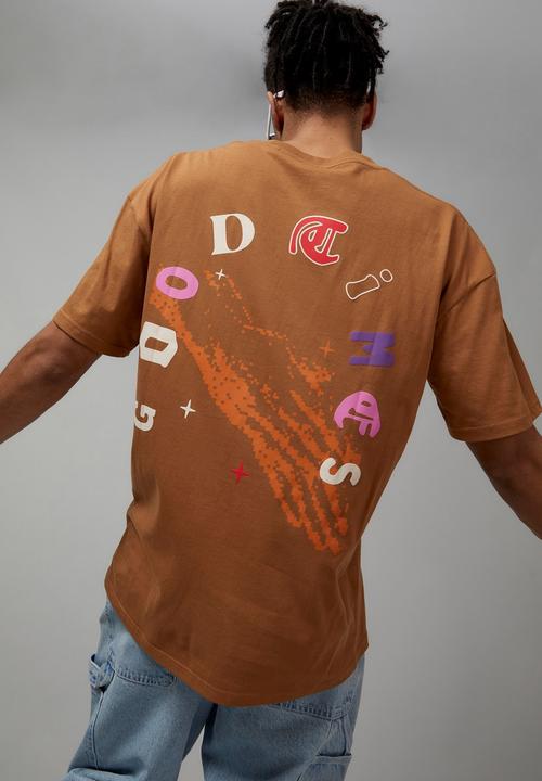 Cotton On - Oversized open gallery t-shirt - Tobacco & good times 