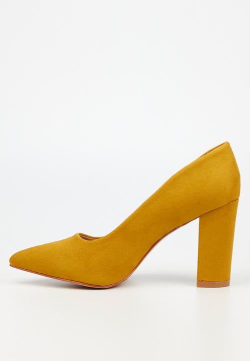 Butterfly Feet - Uma 2 court heel - mustard