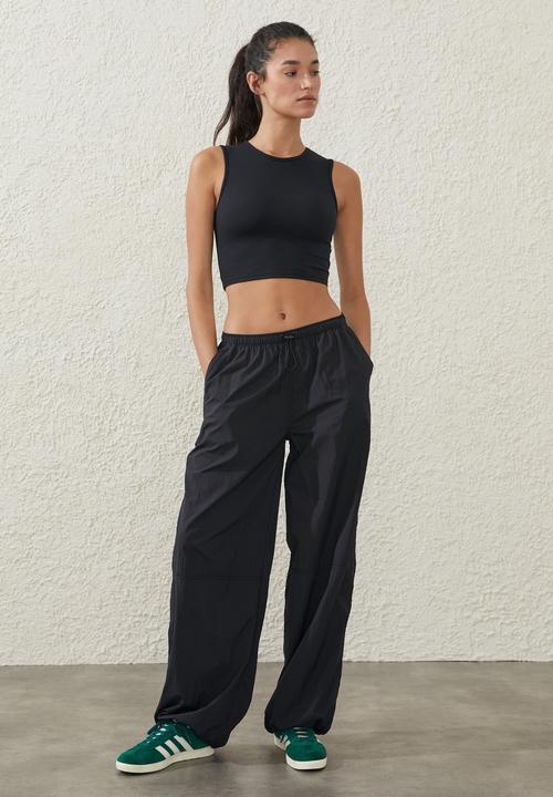 Cotton On - Light weight parachute pant - black
