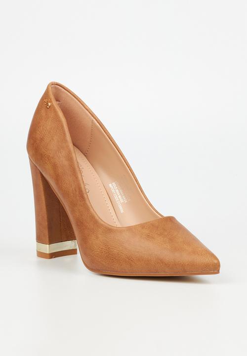 Miss Black - Pisa1 court heel - camel